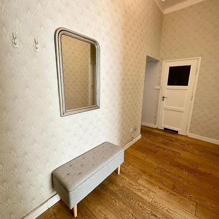 Apartment French Chic *